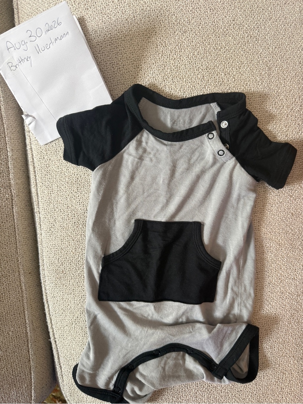 Kyte BABY Black & Gray Raglan Short Sleeve Romper Tee